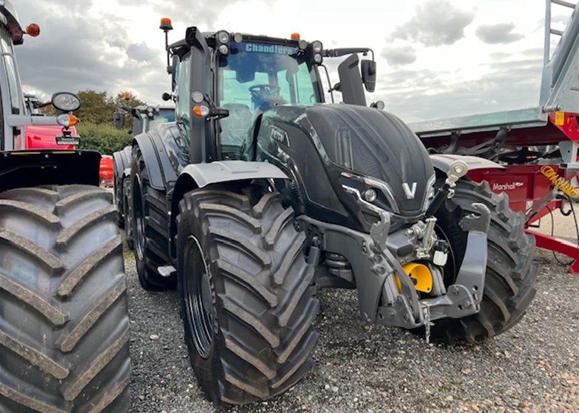 Valtra T215A Tractor - Image 2