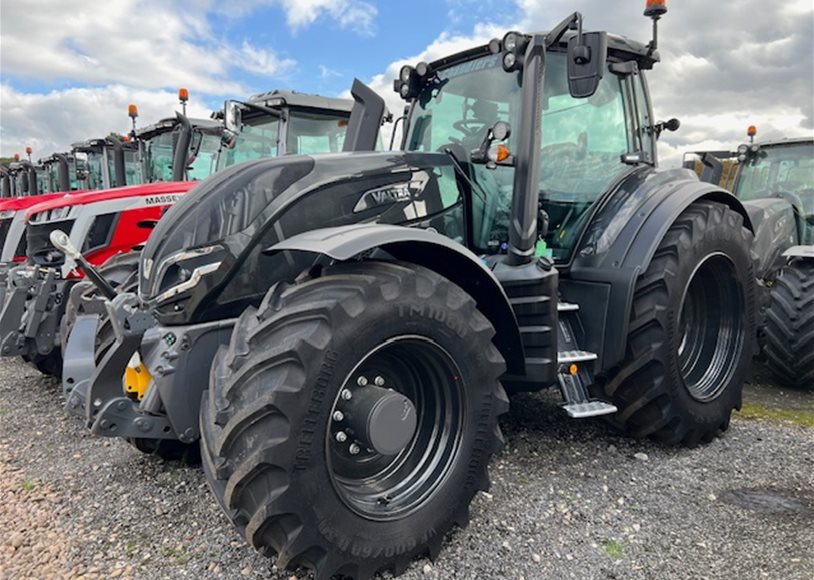 Valtra T215A Tractor - Image 3