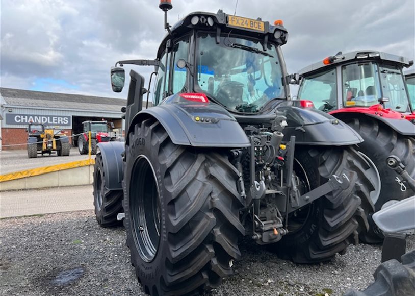 Valtra T215A Tractor - Image 5