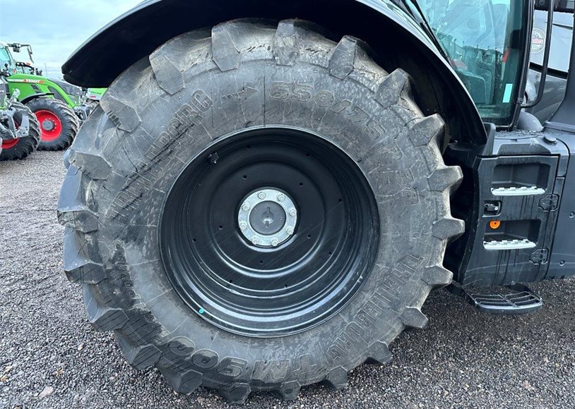 Valtra T235D Tractor - Image 10