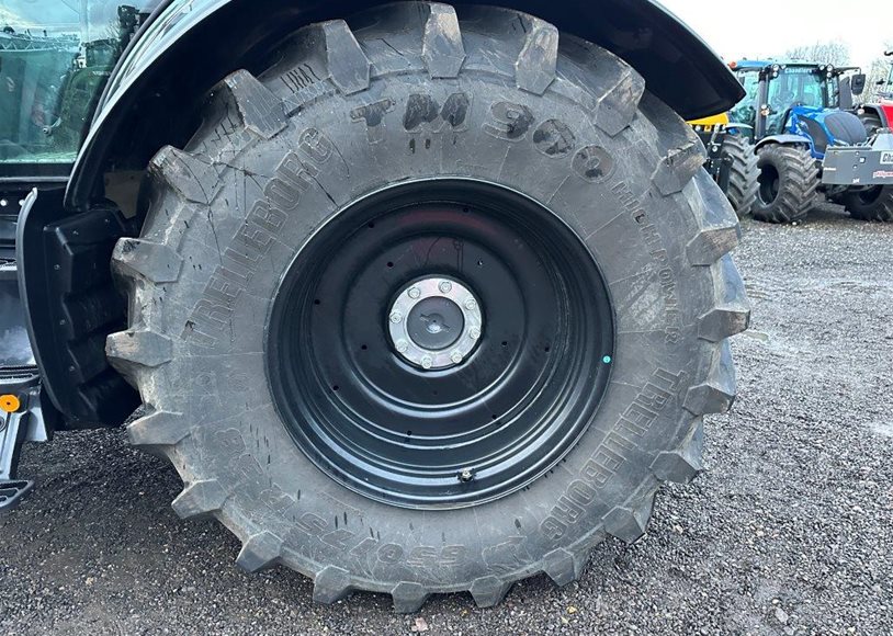 Valtra T235D Tractor - Image 11