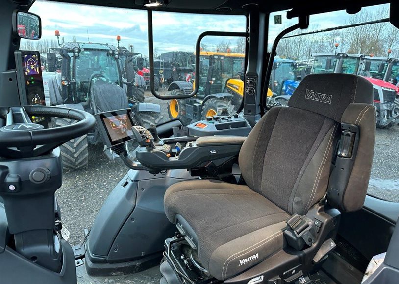 Valtra T235D Tractor - Image 14