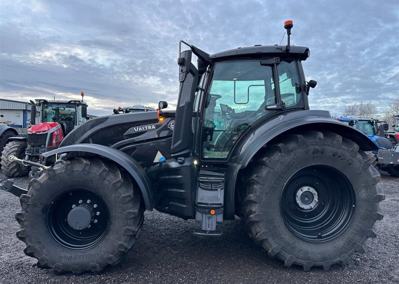 Valtra T235D Tractor - Image 5