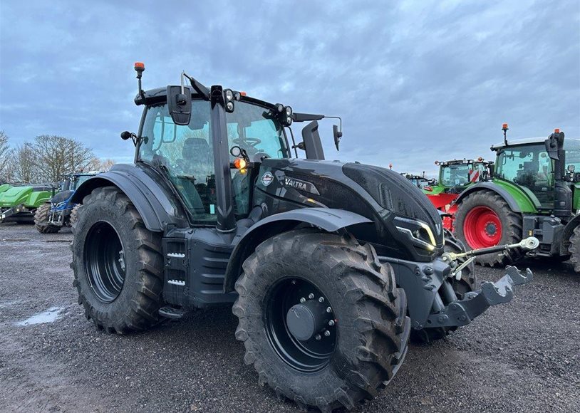 Valtra T235D Tractor - Image 2