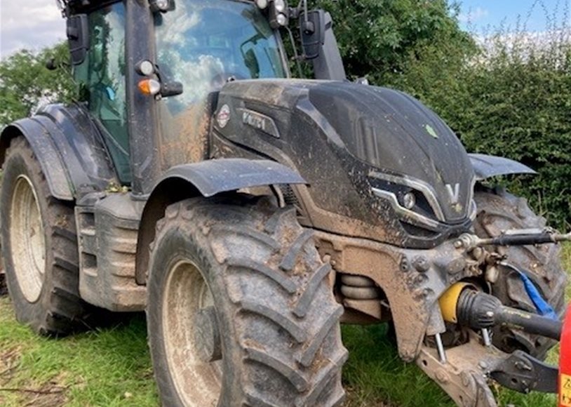 Valtra T235V Tractor - Image 2