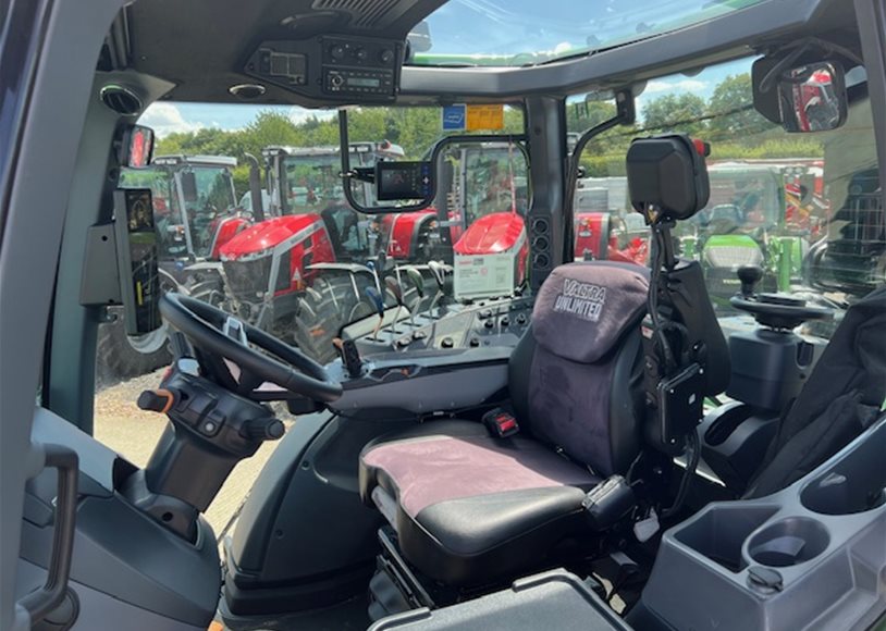 Valtra T235A Tractor - Image 9