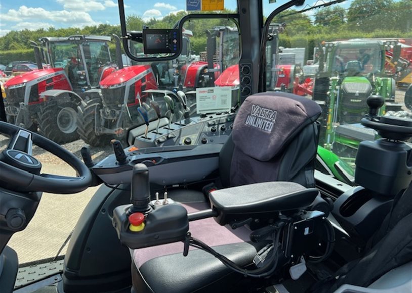 Valtra T235A Tractor - Image 10