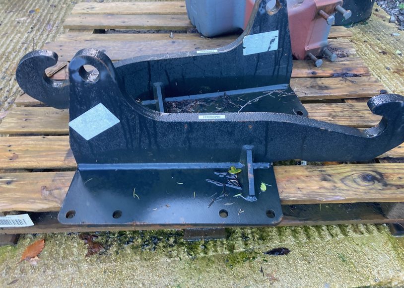 Jcb Brackets - Image 3