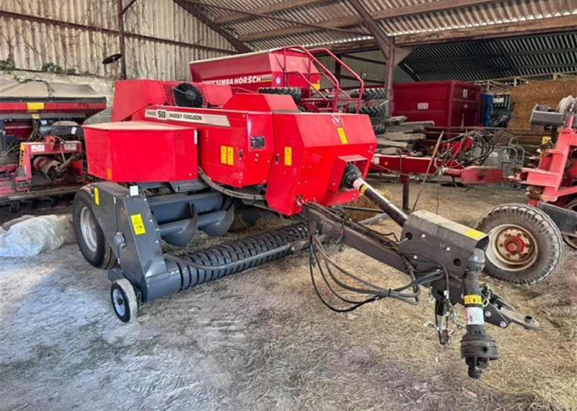 Massey Ferguson 1842S Baler (Square) - Image 2