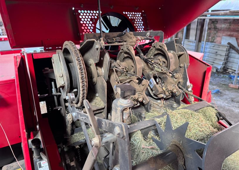 Massey Ferguson 1842S Baler (Square) - Image 7