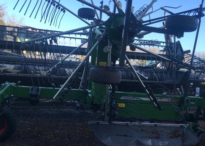 Fendt 671 Rake - Image 3