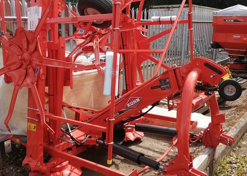 Kuhn GF7803 Tedder - Image 3
