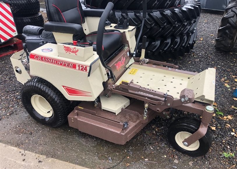 Grasshopper 124V-41 Ride On Mower - Image 2