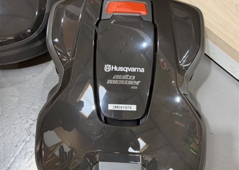 Husqvarna 415X Robotic Mower - Image 2