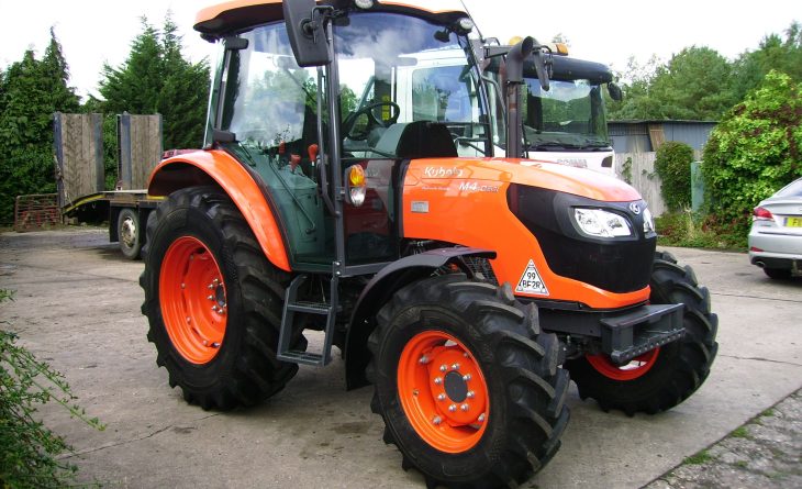 2023 2023 - Kubota M4-063 4wd Hydraulic Shuttle, 40K, Creep speed, Air Con, ONLY 336 hours. - Image 3