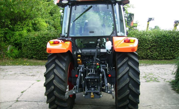 2023 2023 - Kubota M4-063 4wd Hydraulic Shuttle, 40K, Creep speed, Air Con, ONLY 336 hours. - Image 6