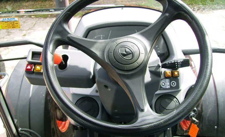 2023 2023 - Kubota M4-063 4wd Hydraulic Shuttle, 40K, Creep speed, Air Con, ONLY 336 hours. - Image 14