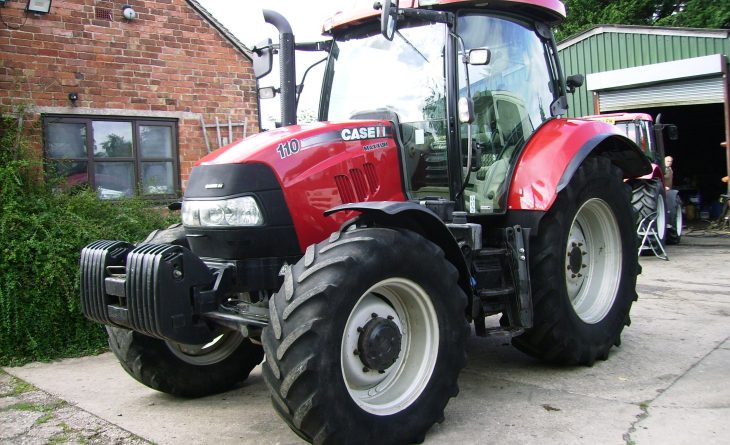 2015 Case Maxxum 110 4wd Tractor, Full suspension, 40K, Air Con, Weights, 2015 and Only 7,400 hours. - Image 2