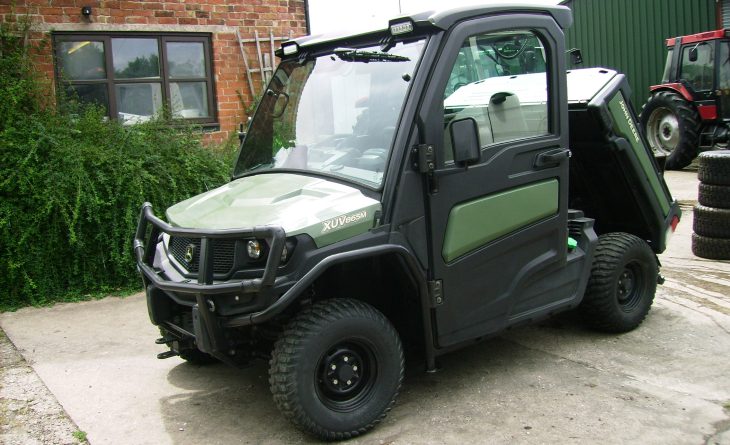 2019 John Deere XUV865M Gator with Full Cab, 50 K/PH, Only 368 hours, Electric Tip, Excellent - Image 5