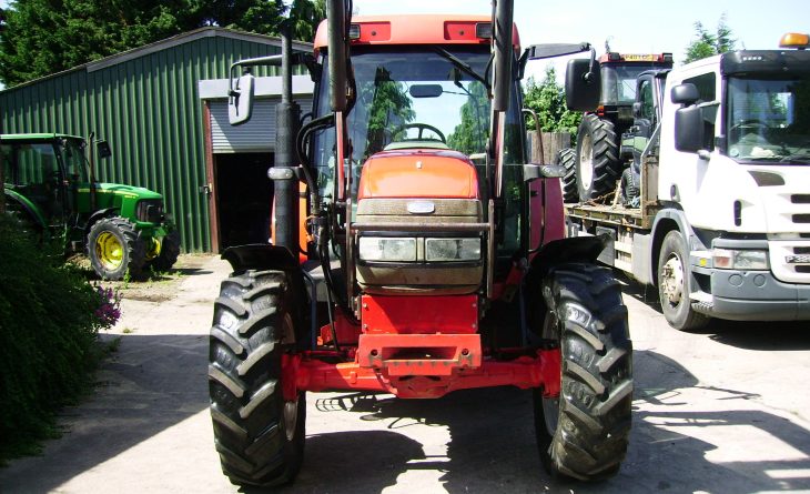2004 McCormick CX105 4wd Extrashift, Deluxe Cab Tractor c/w Quickie 445 Power Loader, - Image 5
