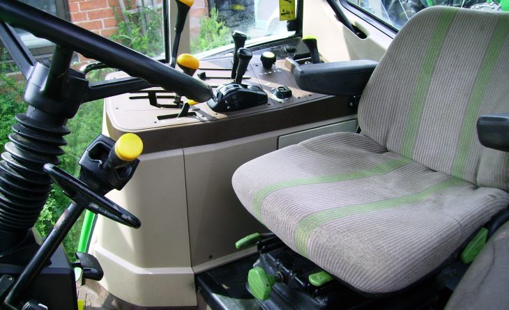 2003 John Deere 6110 SE 2wd Tractor, Mechanical Shuttle and Synchro, 2003, Only 6,921 hours, Very tidy. - Image 9