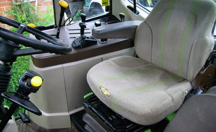 2007 2007 - John Deere 6320 SE 4wd Tractor, Power Quad 38K, Air Con, Passenger seat, Very Tidy. - Image 9