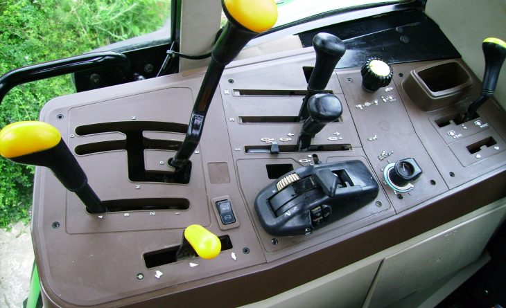 2007 2007 - John Deere 6320 SE 4wd Tractor, Power Quad 38K, Air Con, Passenger seat, Very Tidy. - Image 10