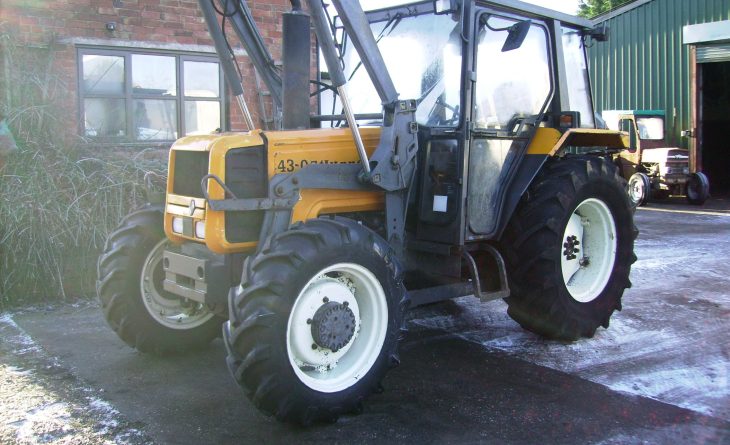 1991 Renault 70-34 PX 4wd 65hp c/w Facheux F3 Power loader, 7,795 hours, 1991, Very tidy outfit. SOLD - Image 4