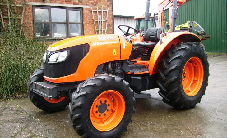 2008 Kubota M6040 4wd ROPS, Hydraulic Shuttle, 40 KPH, Creep speed, 726 Hours, Year 2008. SOLD - Image 3
