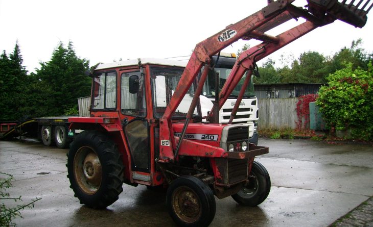 1981 Massey Ferguson 240 2wd c/w Massey Ferguson 80 Loader SOLD - Image 2
