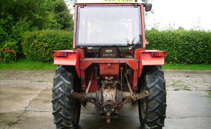 1981 Massey Ferguson 240 2wd c/w Massey Ferguson 80 Loader SOLD - Image 6