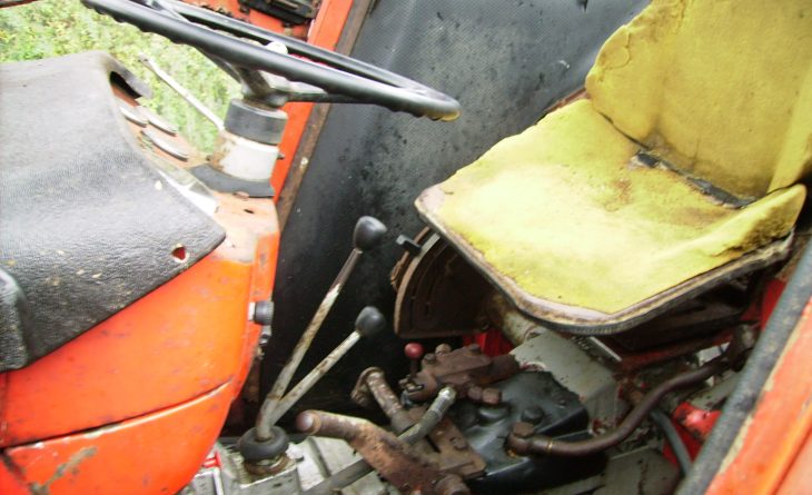 1981 Massey Ferguson 240 2wd c/w Massey Ferguson 80 Loader SOLD - Image 9