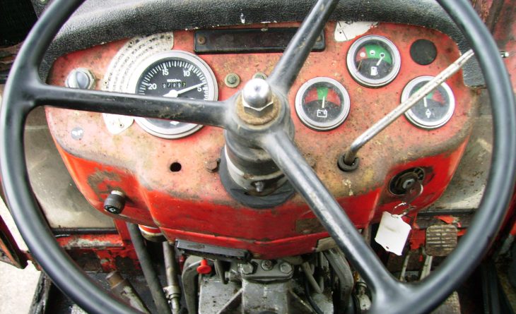 1981 Massey Ferguson 240 2wd c/w Massey Ferguson 80 Loader SOLD - Image 10