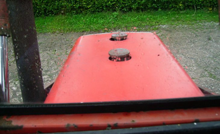 1981 Massey Ferguson 240 2wd c/w Massey Ferguson 80 Loader SOLD - Image 11