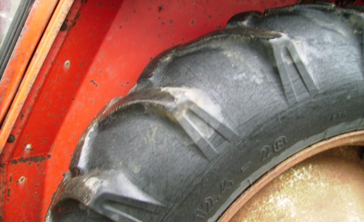 1981 Massey Ferguson 240 2wd c/w Massey Ferguson 80 Loader SOLD - Image 18