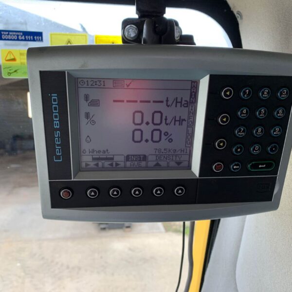 USED New Holland TC5070 Combine Harvester For Sale - Image 12