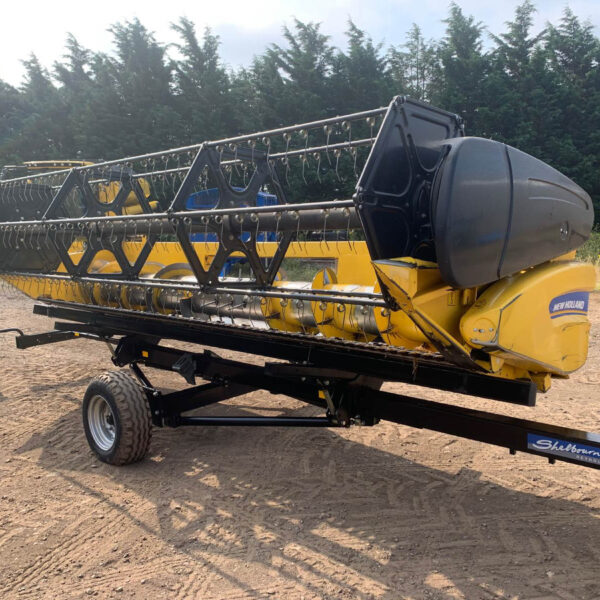 USED New Holland TC5070 Combine Harvester For Sale - Image 19