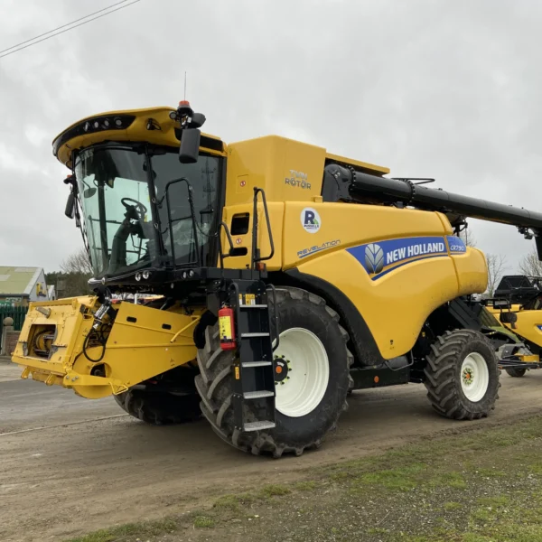 New Holland CR7.90 Combine Harvester - Image 2