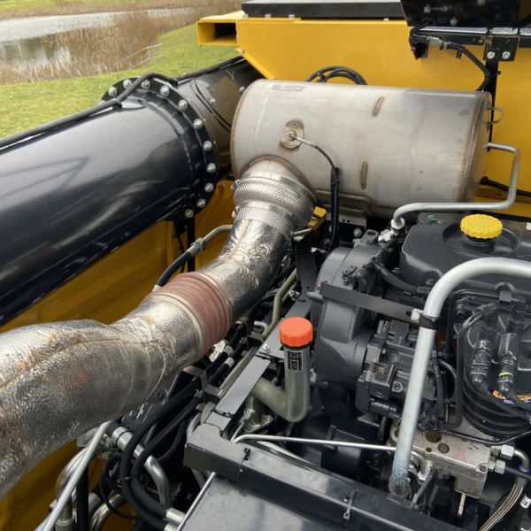New Holland CR7.90 Combine Harvester - Image 20