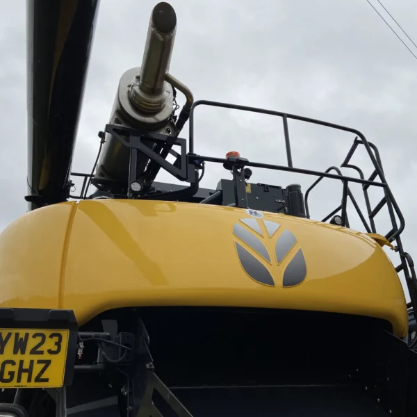 New Holland CR7.90 Combine Harvester - Image 29