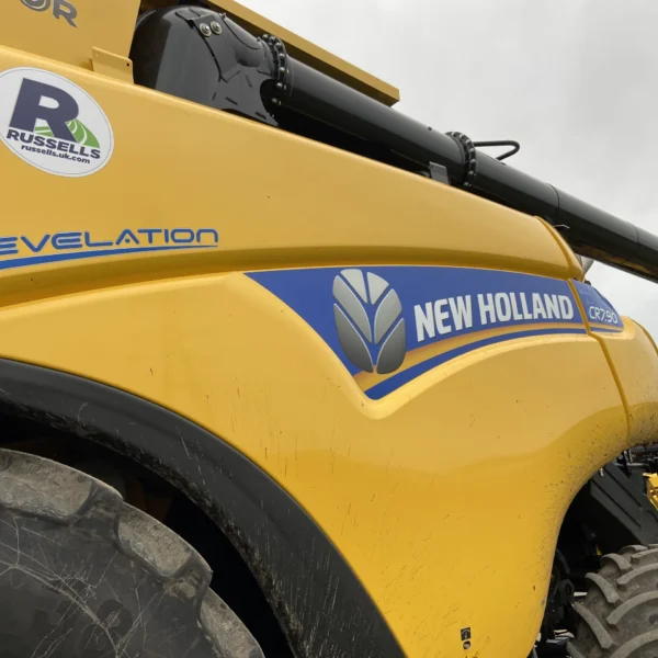 New Holland CR7.90 Combine Harvester - Image 33