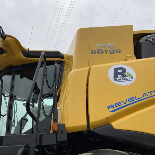 New Holland CR7.90 Combine Harvester - Image 34