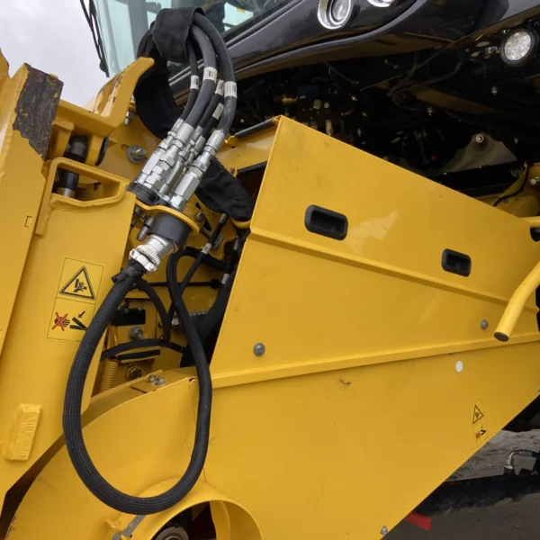 New Holland CR7.90 Combine Harvester - Image 35