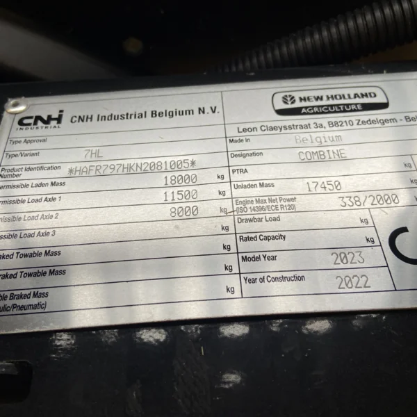 New Holland CR7.90 Combine Harvester - Image 37