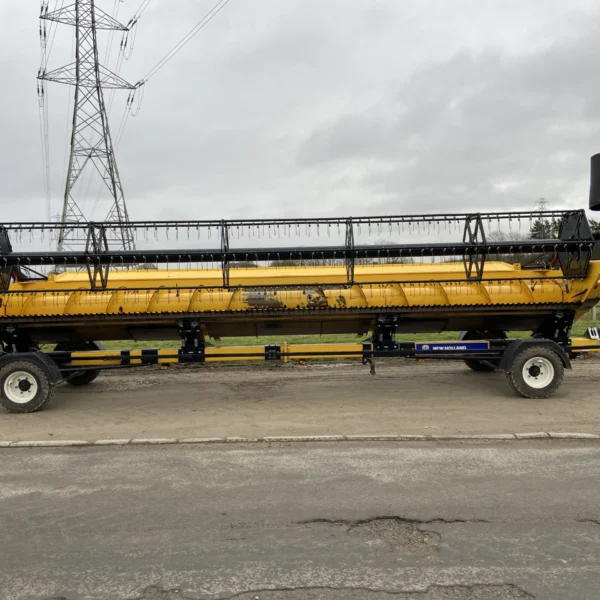 New Holland CR7.90 Combine Harvester - Image 40