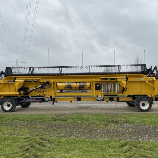 New Holland CR7.90 Combine Harvester - Image 52