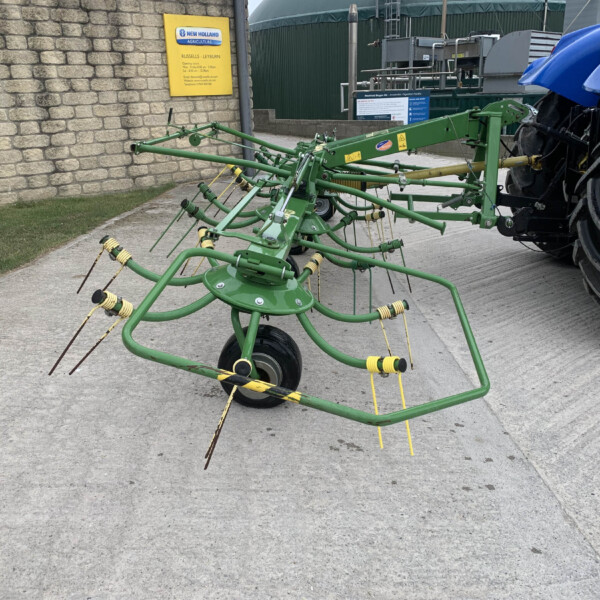 USED Krone KW5.52/4X7 4 Rotor Tedder For Sale - Image 4