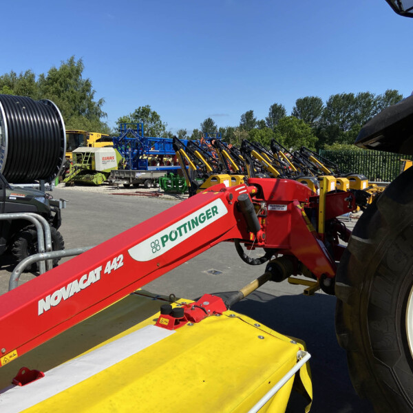 USED Pottinger Novacat 442 Mower For Sale - Image 3
