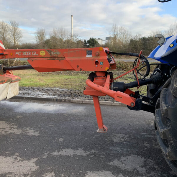 USED Kuhn FC 303GL Mower Conditioner For Sale - Image 5