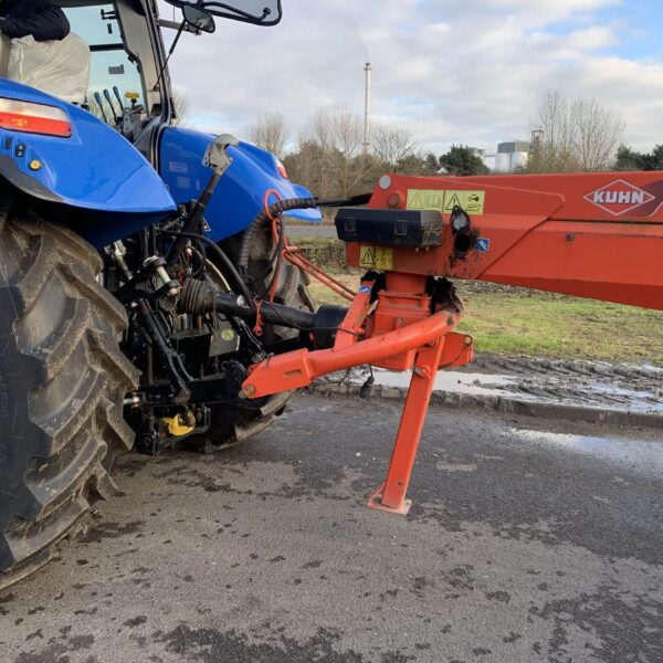 USED Kuhn FC 303GL Mower Conditioner For Sale - Image 12